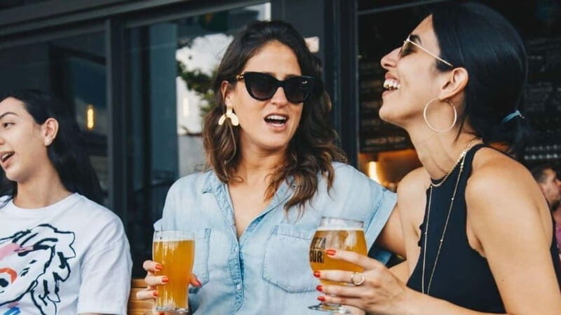 Albufeira: 5 Bars and 1 Nightclub Pub Crawl with Free Shots - Kiss Disco Club Finale: Why the Ending Matters