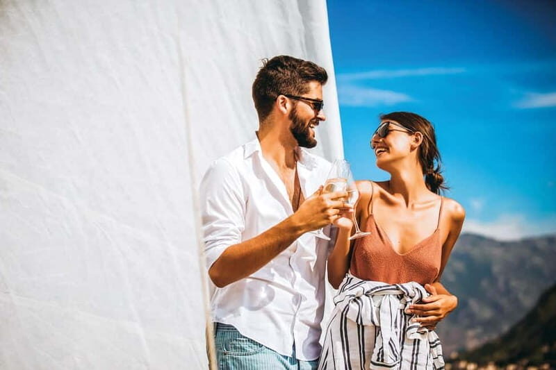 Albufeira: Algarve Sunset Sailing Experience - Algarve wine tasting onboard: more than just a pour