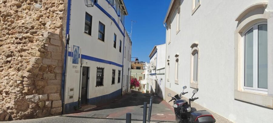 Albufeira: Old Town 1.5h - A Tuk Tuk Old Town loop that gets you oriented fast