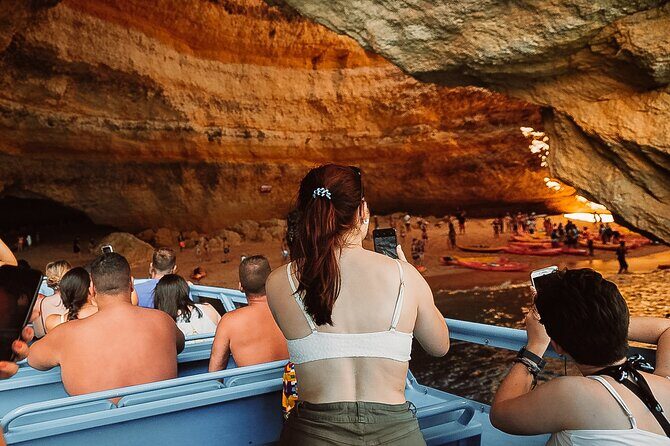 Benagil Caves and Dolphin Watching - 2.5h - Crew commentary and guide style: the difference it makes