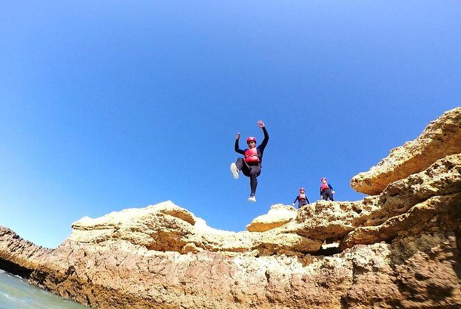 CLIFF JUMPING tour - Coasteering in Albufeira - Where you meet and how the session starts