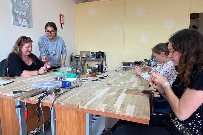 Jewellery Workshop in Albufeira - Who This Workshop Is Best For (and Who Might Hesitate)