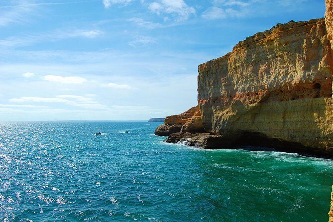 Lagos and Carvoeiro Premium - Shared small group > VTours Algarve - Carvoeiro’s Calcadão boardwalk and the Ermida fort: short walk, big meaning