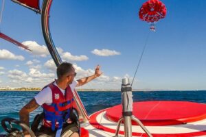 Parasailing from Albufeira Marina by Boat - Meeting at Alameda da Orada 2: getting set up fast