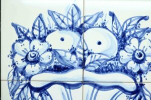 Tile painting workshop in the Algarve - Instructor energy: patient, fun, and seriously hands-on
