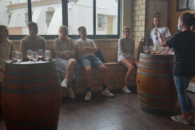 Wine Tasting, Chicken Piri Piri & Sights (Albufeira/Vilamoura) - Meeting point and hotel pickup: smooth, but watch the timing