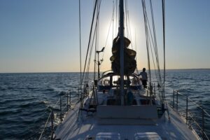 Yatch FINISMAR: 3hours Sailing to Benagil - What You Actually Get in Those 3 Hours (Not Just a “Ride”)