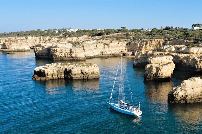 Yatch FINISMAR: 3hours Sailing to Benagil - Benagil Caves: What You Can See From a Boat (and What You Can’t)