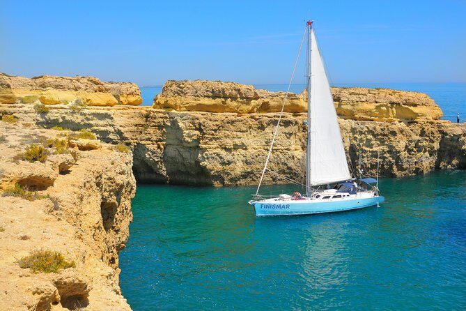 Yatch FINISMAR: 3hours Sailing to Benagil - Crew and Comfort: Small Details That Make a Difference