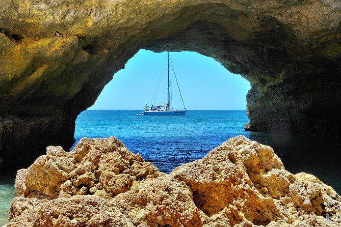 Yatch FINISMAR: 6 hours cruise with Beach BBQ (14passengers) - Coastal views and cave pass-by: the part that makes it feel worth it